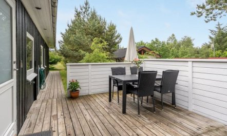 'Jaskirt' - 125m from the sea 5