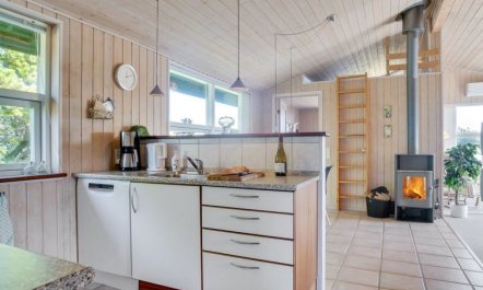 'Elsabet' - 750m from the sea 7