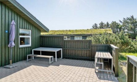 'Elsabet' - 750m from the sea 5