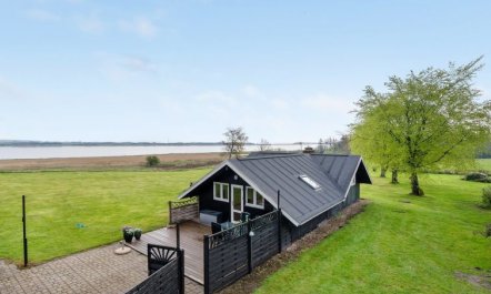 'Henrieke' - 250m to the fjord