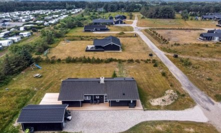 'Mayke' - 900m from the sea