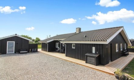 'Mayke' - 900m from the sea 3