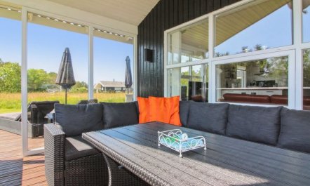 'Grit' - 650m from the sea 7