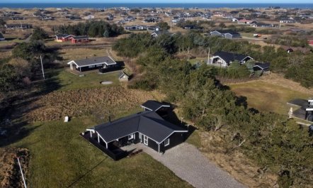 'Grit' - 650m from the sea 2