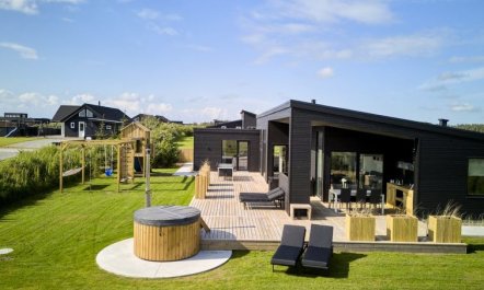 'Lyder' - 400m from the sea 5