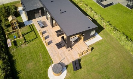 'Lyder' - 400m from the sea 1