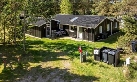 'Delco' - 200m from the sea