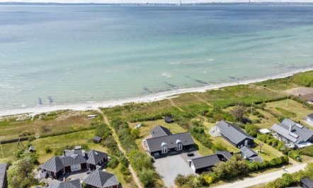 'Elspeth' - 25m from the sea 5