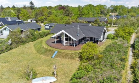 'Elspeth' - 25m from the sea 3