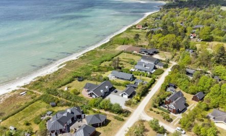 'Elspeth' - 25m from the sea 2