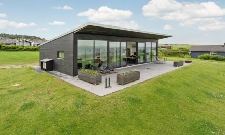 'Alyna' - 200m from the sea