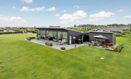 'Alyna' - 200m from the sea 1