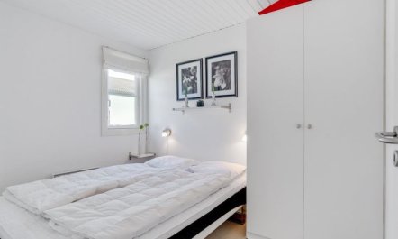 'Idunn' - 100m to the fjord 6