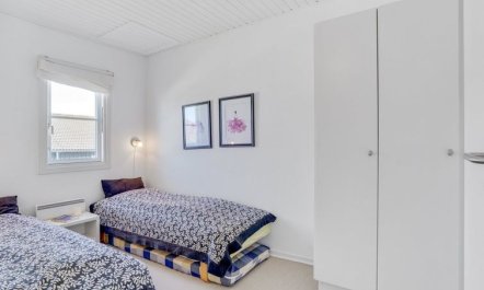 'Idunn' - 100m to the fjord 7