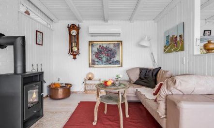 'Sylvia' - 450m from the sea 4