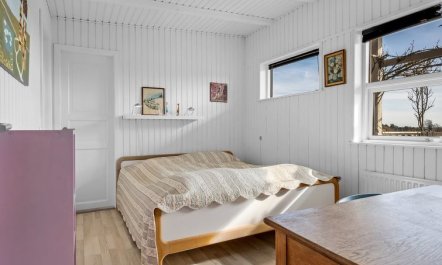 'Sylvia' - 450m from the sea 3