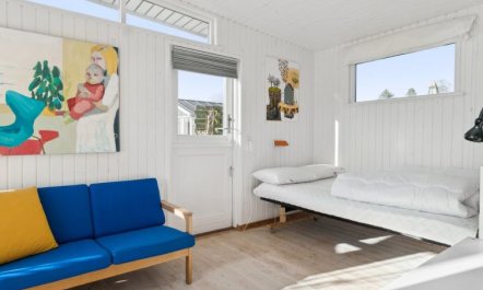 'Sylvia' - 450m from the sea 5