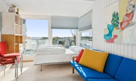 'Sylvia' - 450m from the sea 6