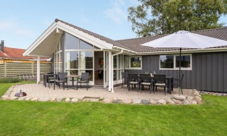 'Tashina' - 200m from the sea