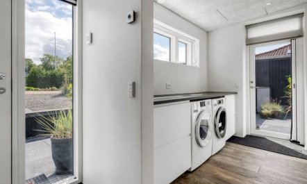 'Bondi' - 75m from the sea 2