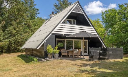 'Elina' - 500m from the sea