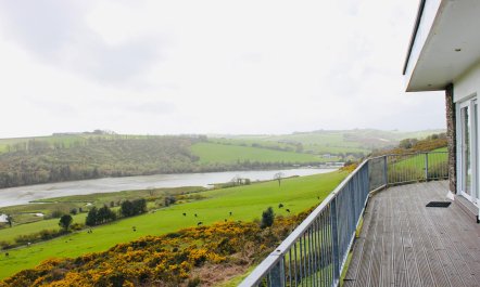 The Waterfront House 9 Mins drive to Kinsale sleeps 16 guests 3