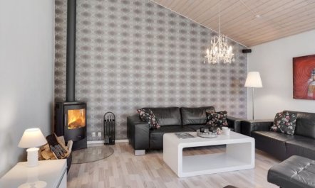 'Ulfsten' - 1.6km from the sea 2