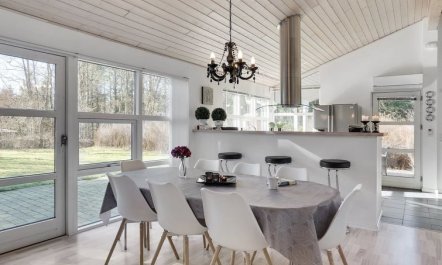 'Ulfsten' - 1.6km from the sea 1