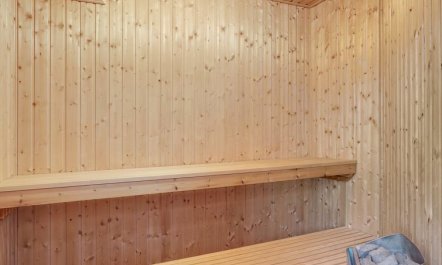 'Ulfsten' - 1.6km from the sea 5