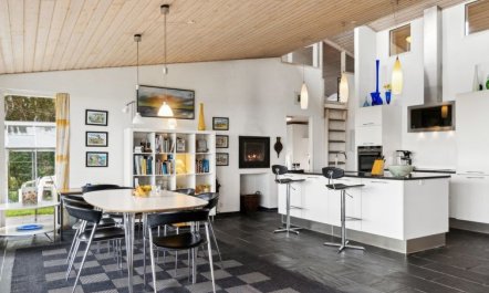 'Nilson' - 50m from the sea 7