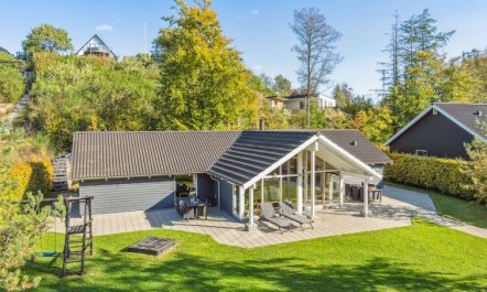 'Solborg' - 800m from the sea