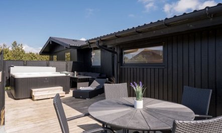 'Brunkil' - 500m from the sea