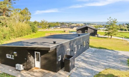 'Uma' - 1.5km from the sea 1