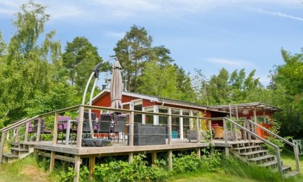 'Lovisa' - 7km from the sea 2