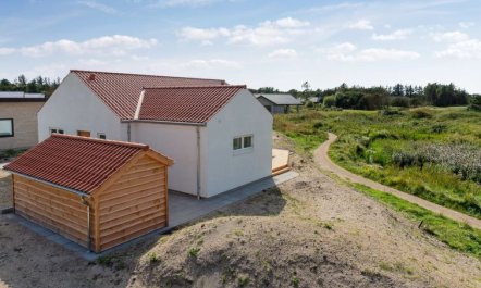 'Yakari' - 1km from the sea 5