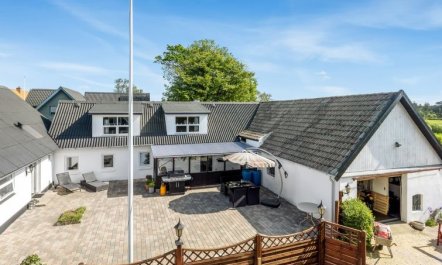 'Veronica' - 700m from the sea