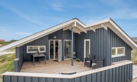 'Estella' - 500m to the fjord