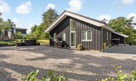 'Adela' - 1km from the sea 2