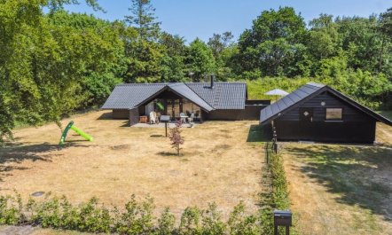 'Jahn' - 1.8km from the sea