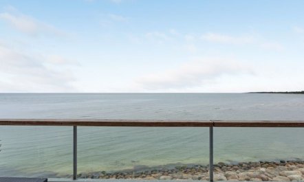 'Femme' - 15m from the sea 7