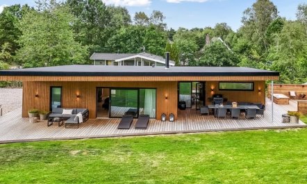 'Karlene' - 300m from the sea