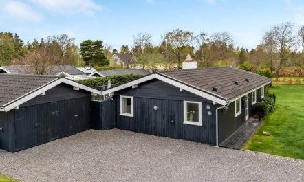 'Clarabelle' - 700m from the sea 2