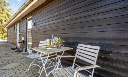 'Shania' - 300m from the sea 3