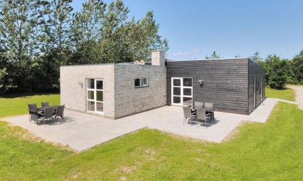 'Jarven' - 500m to the fjord