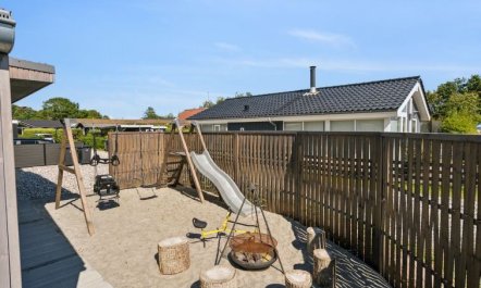 'Elvie' - 150m from the sea 5