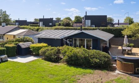 'Enrica' - 250m from the sea