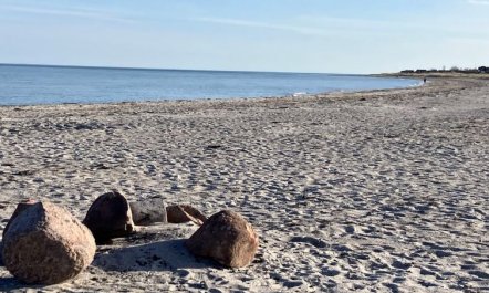 'Skade' - 10m from the sea 2