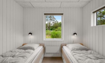 'Gadde' - 100m to the fjord 1