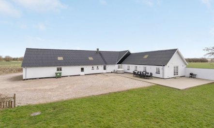 'Folkar' - 3km to the fjord