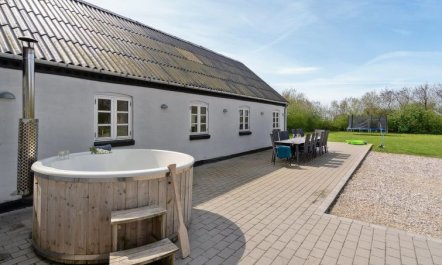 'Folkar' - 3km to the fjord 7